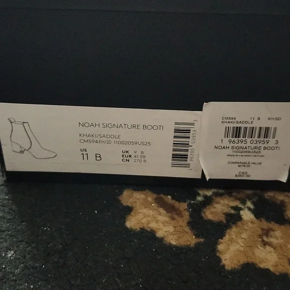 NWT! Coach Signature "C" logo Boots in Original Blk Box w/White Logo Branding;11 - Picture 7 of 16